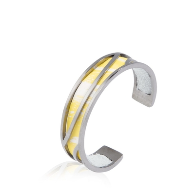 18.5cm Womens Leather Cuff Bracelets OEM ODM Black matched yellow Color